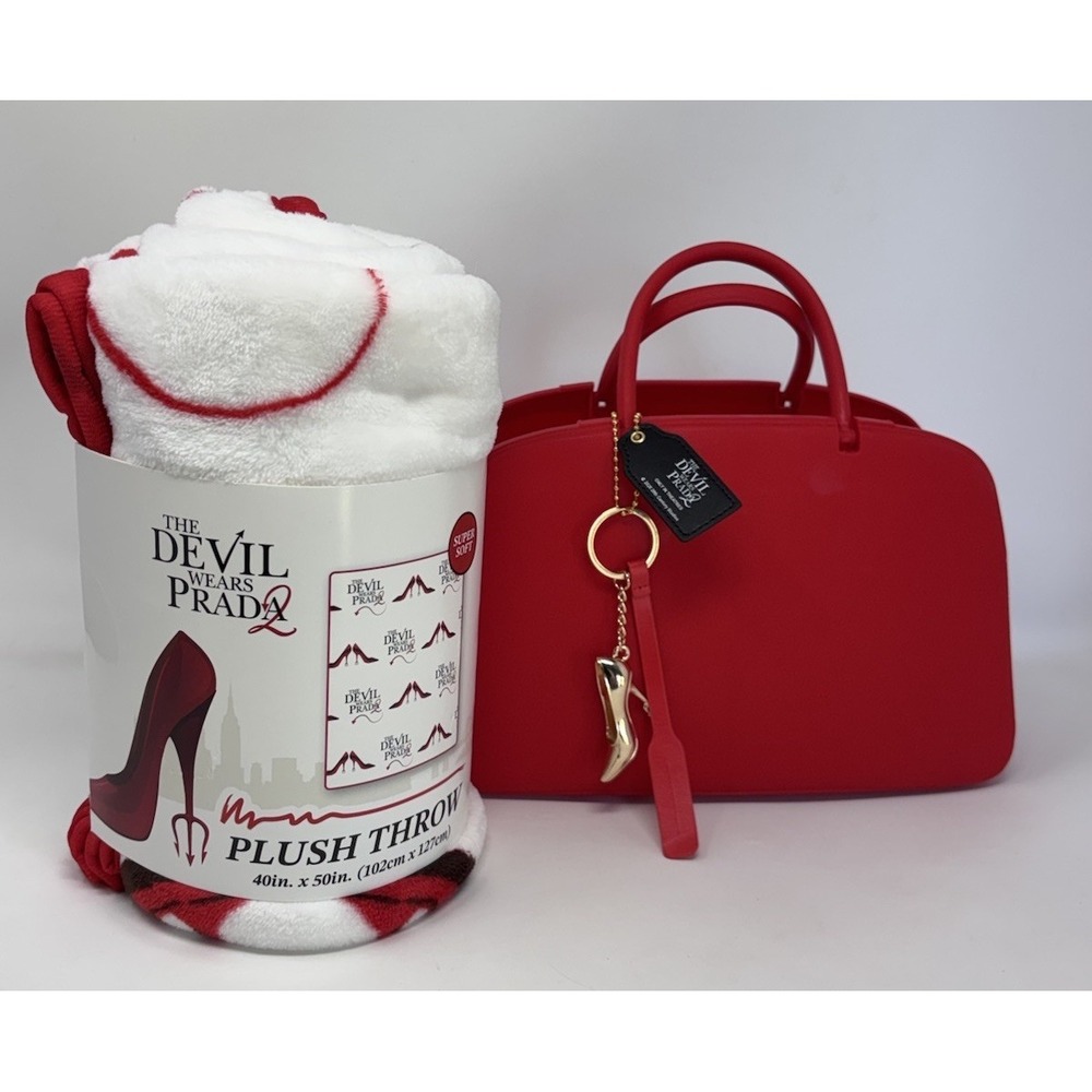 The Devil Wears PRADA Popcorn Purse Bucket With Charms & Blanket Set New